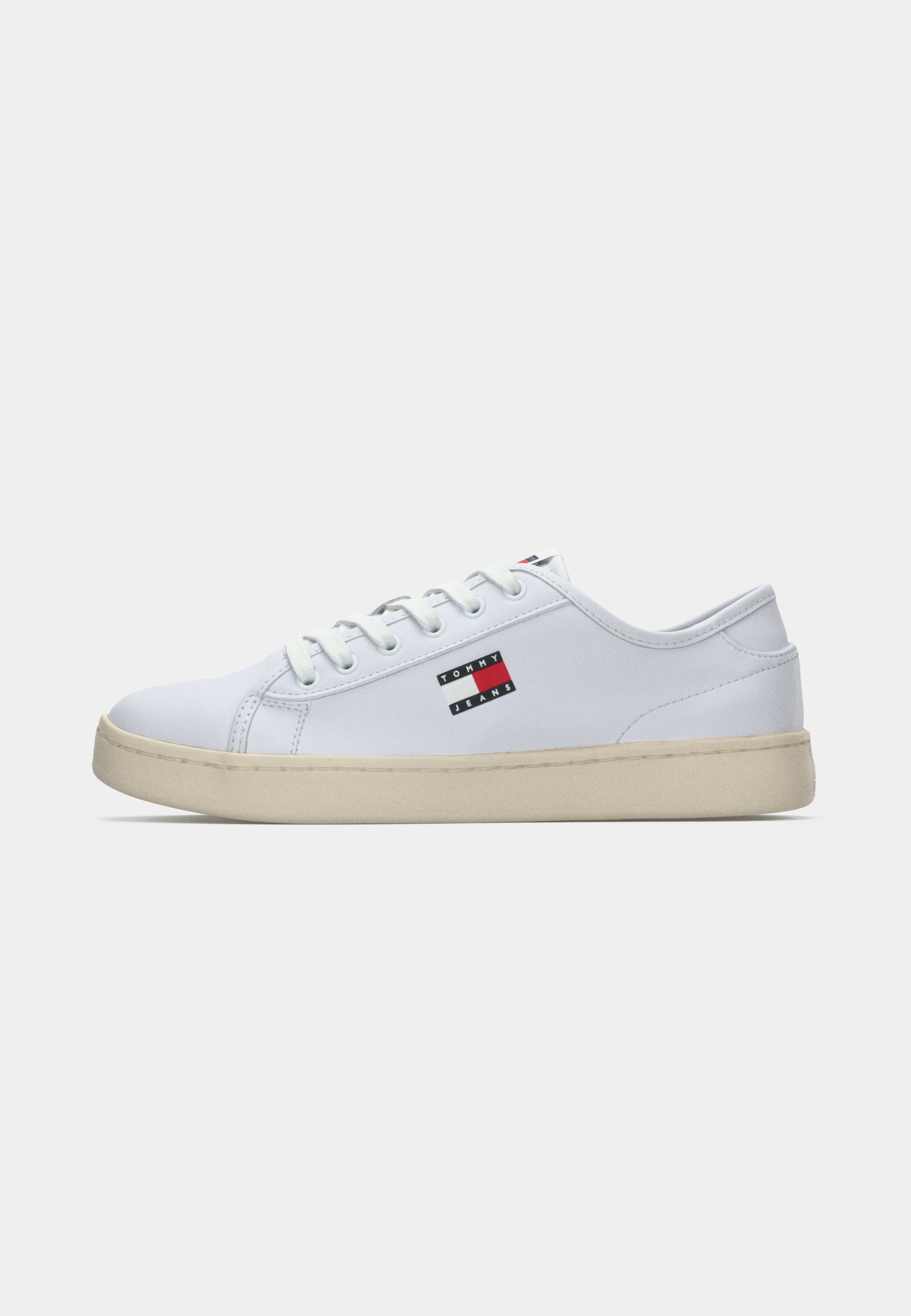 کتونی سفید ساده تامی tommy hilfiger